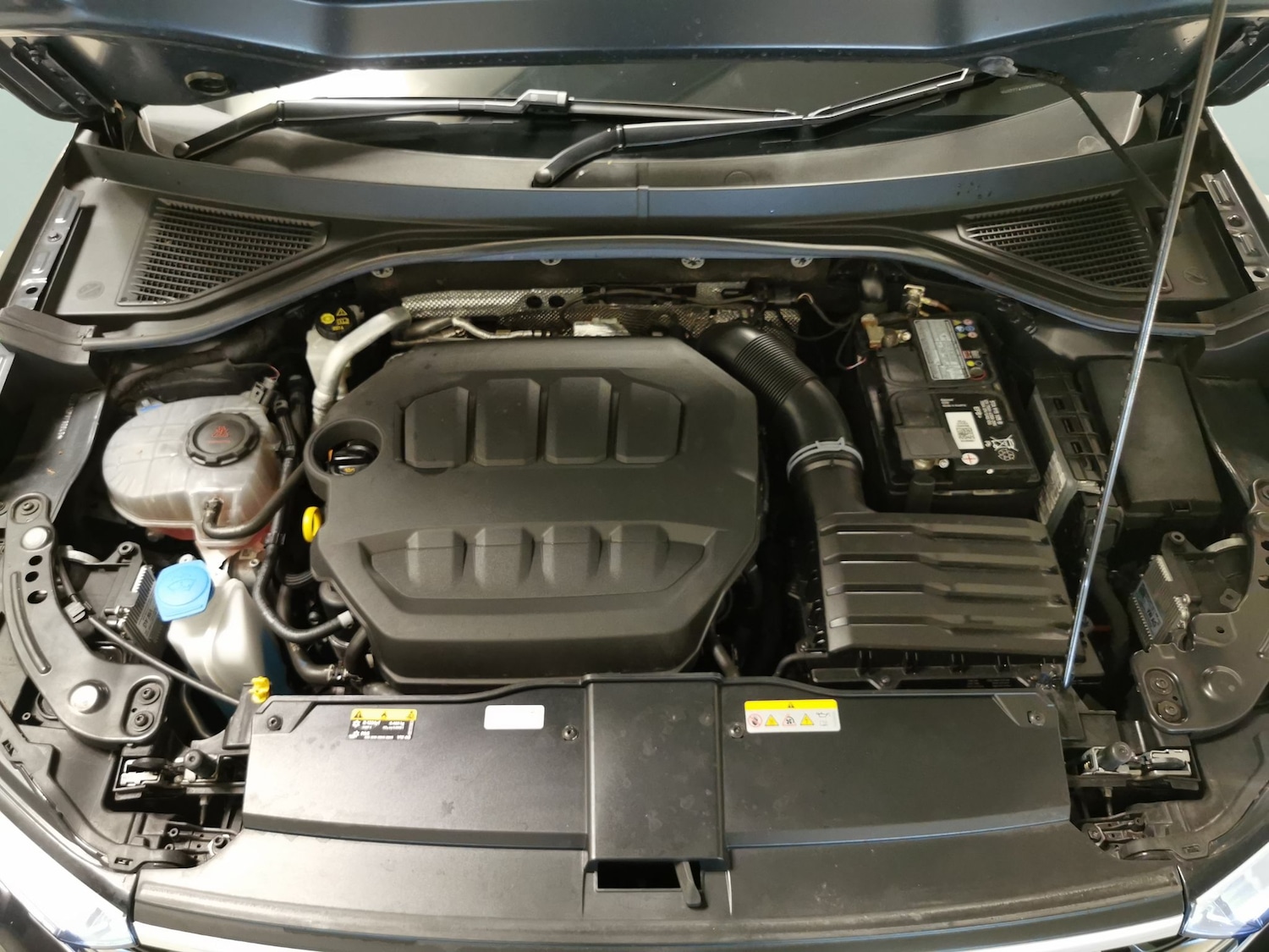 Used Volkswagen T-Roc 2023 for sale - 77397626: Photo 29