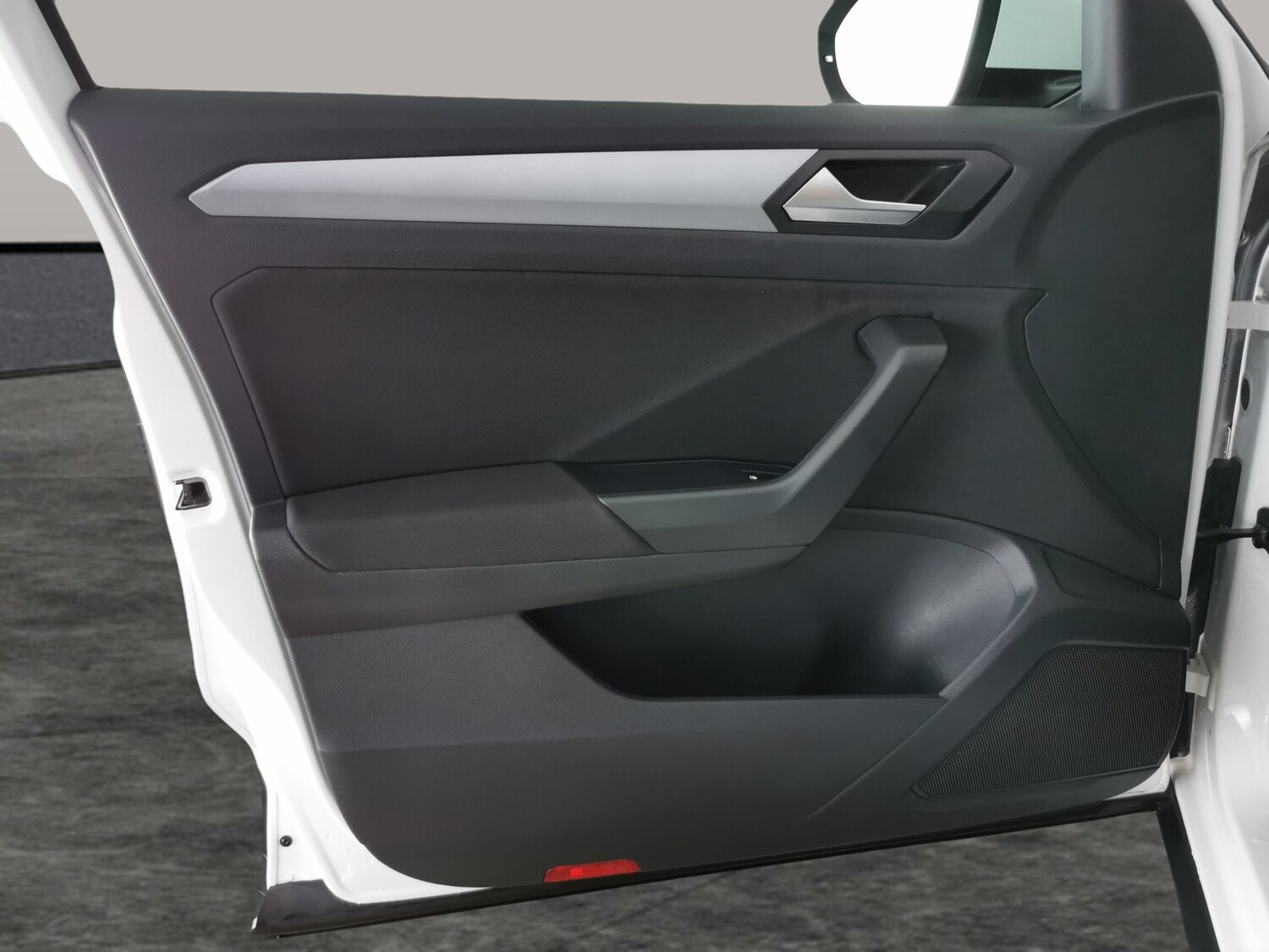 Used Volkswagen T-Roc 2023 for sale - 77743987: Photo 23