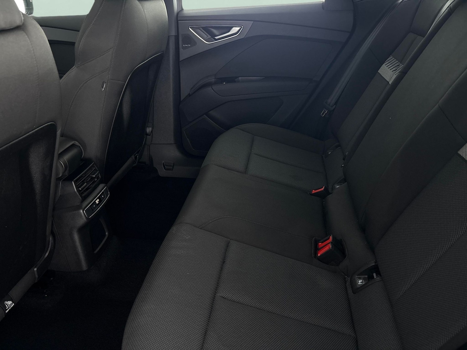 Used Audi Q4 e-tron 2023 for sale - 76526610: Photo 32