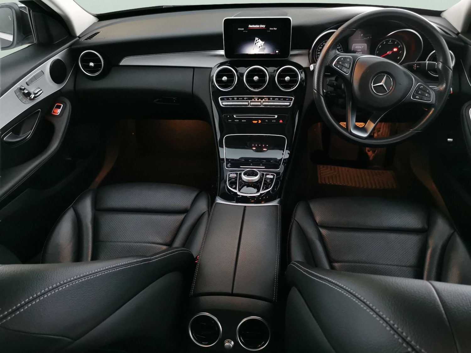 Used Mercedes-Benz C Class 2018 for sale - 77397631: Photo 9