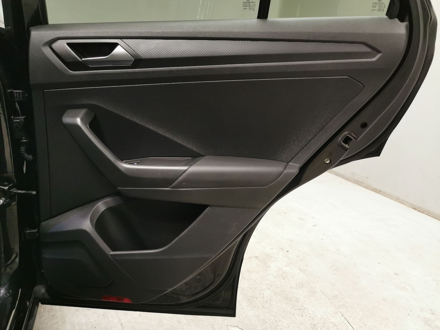 Used Volkswagen T-Roc 2023 for sale - 77262135: Photo 26