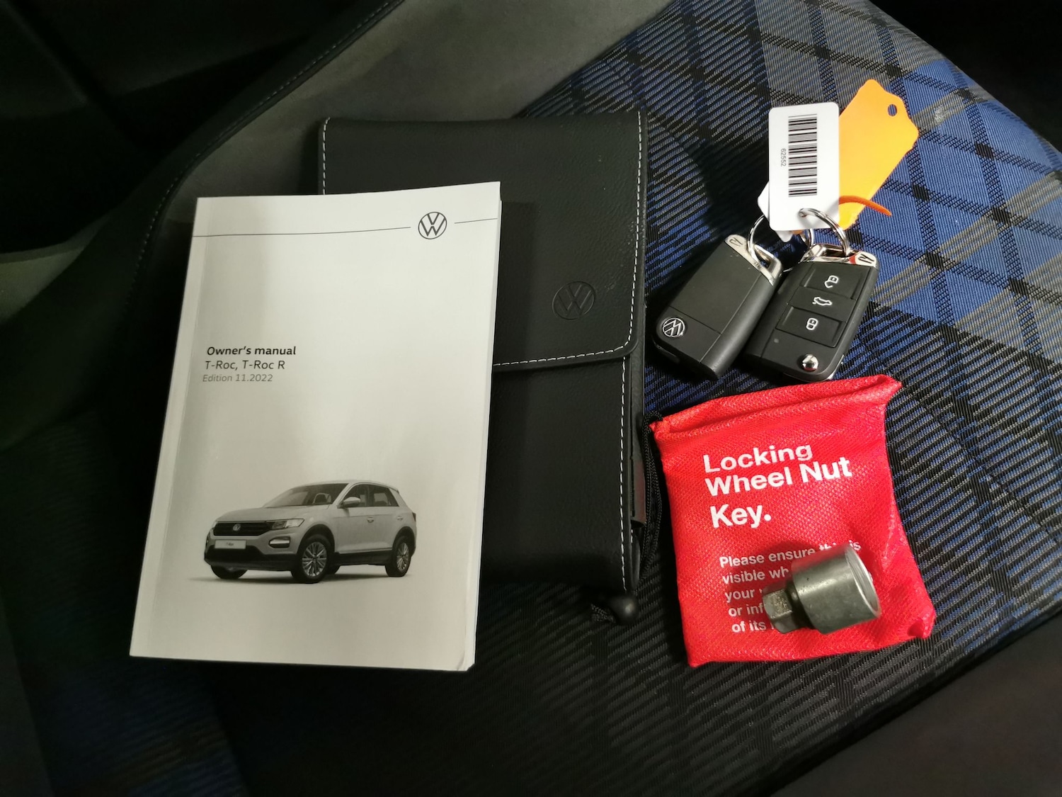 Used Volkswagen T-Roc 2023 for sale - 77262135: Photo 28