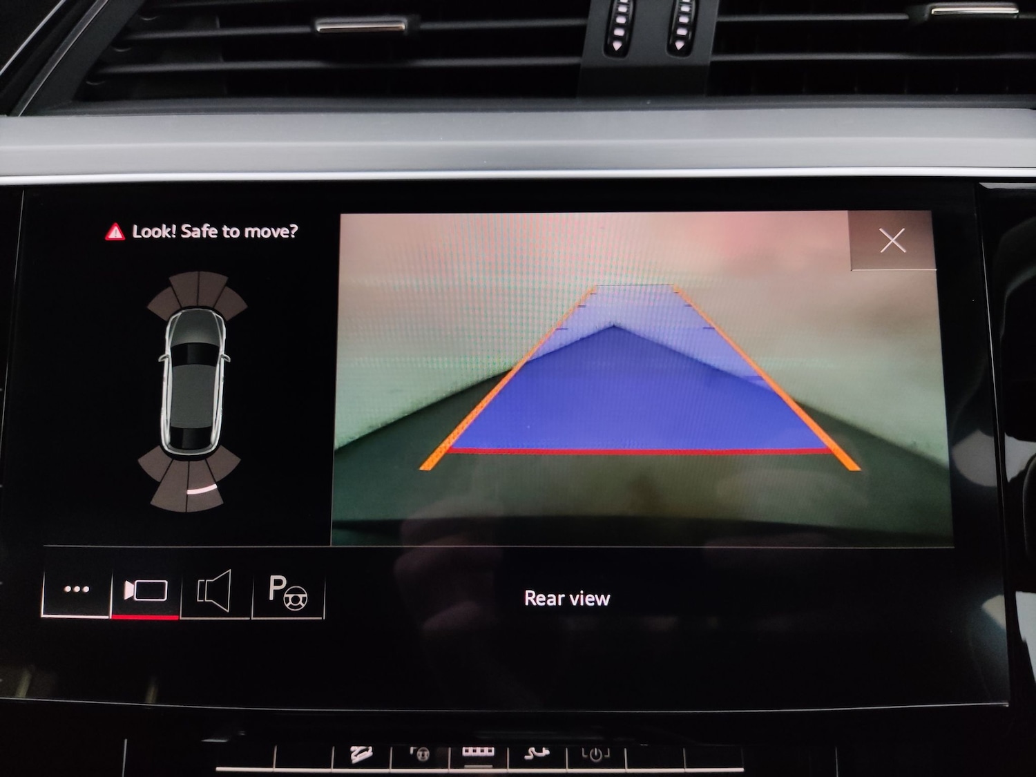 Used Audi e-tron 2022 for sale - 78197792: Photo 6