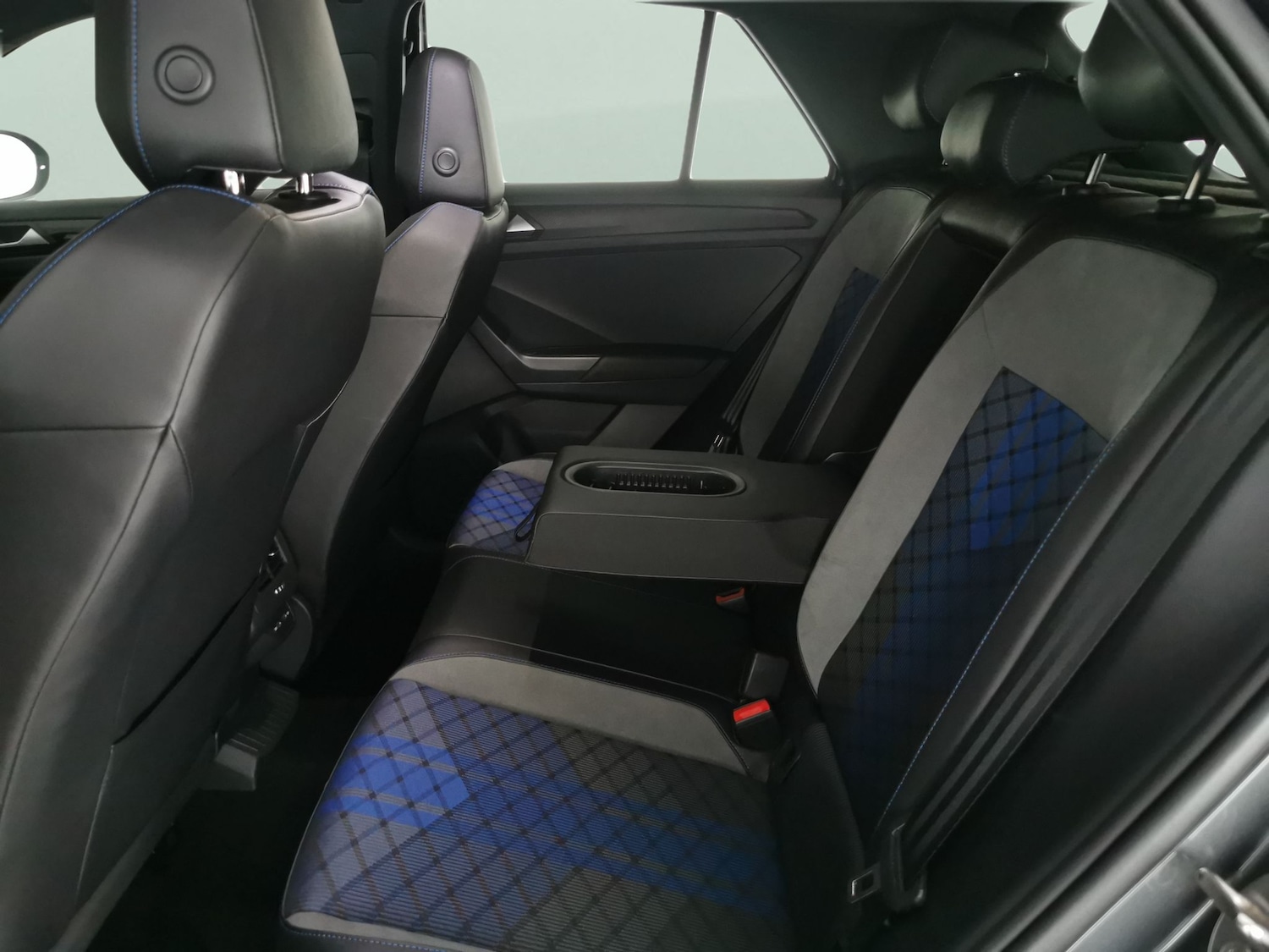 Used Volkswagen T-Roc 2023 for sale - 77271998: Photo 27