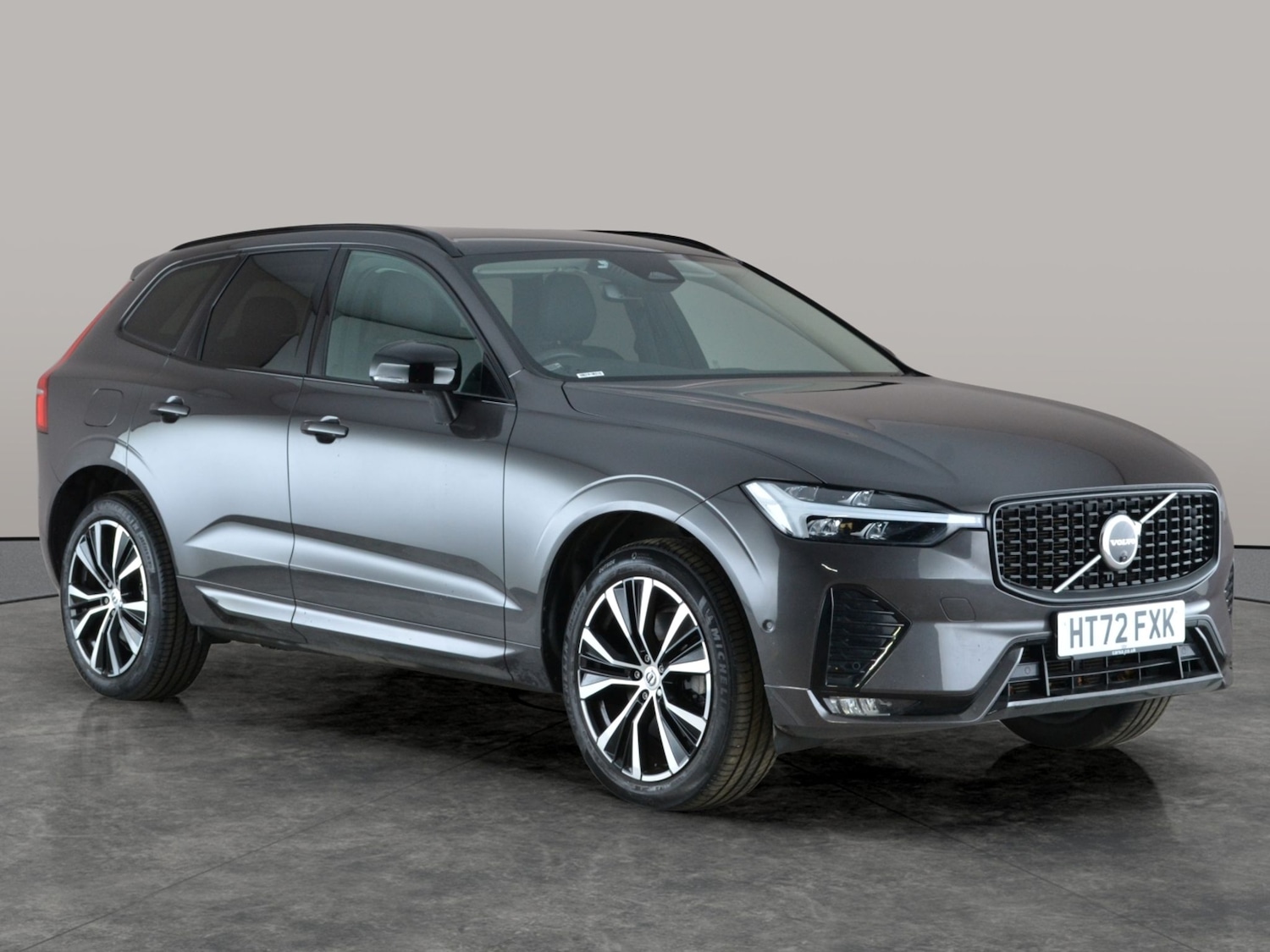 Used Volvo XC60 2023 for sale - 77023854: Photo 8