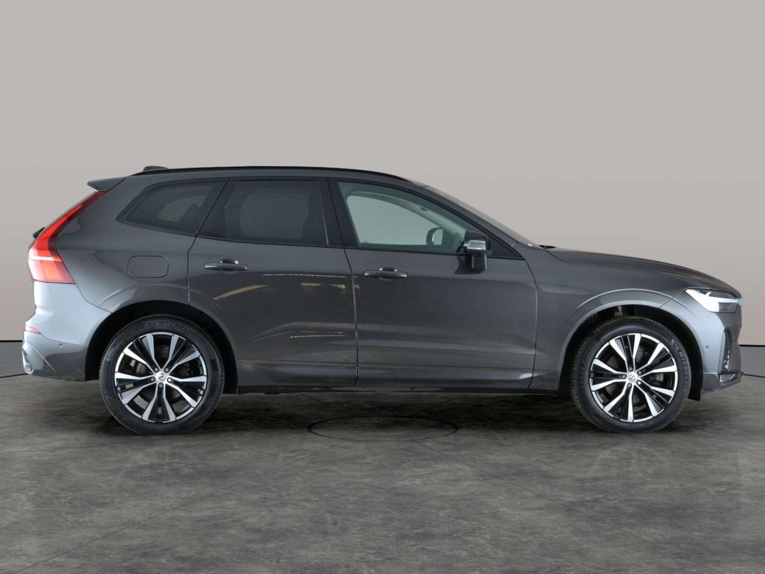 Used Volvo XC60 2023 for sale - 77023854: Photo 9