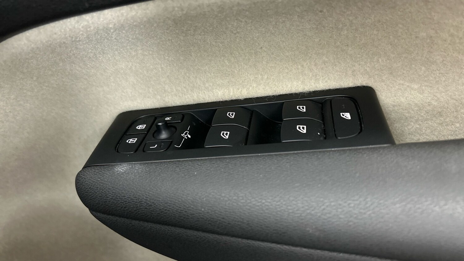 Used Volvo XC40 2022 for sale - 77760361: Photo 11