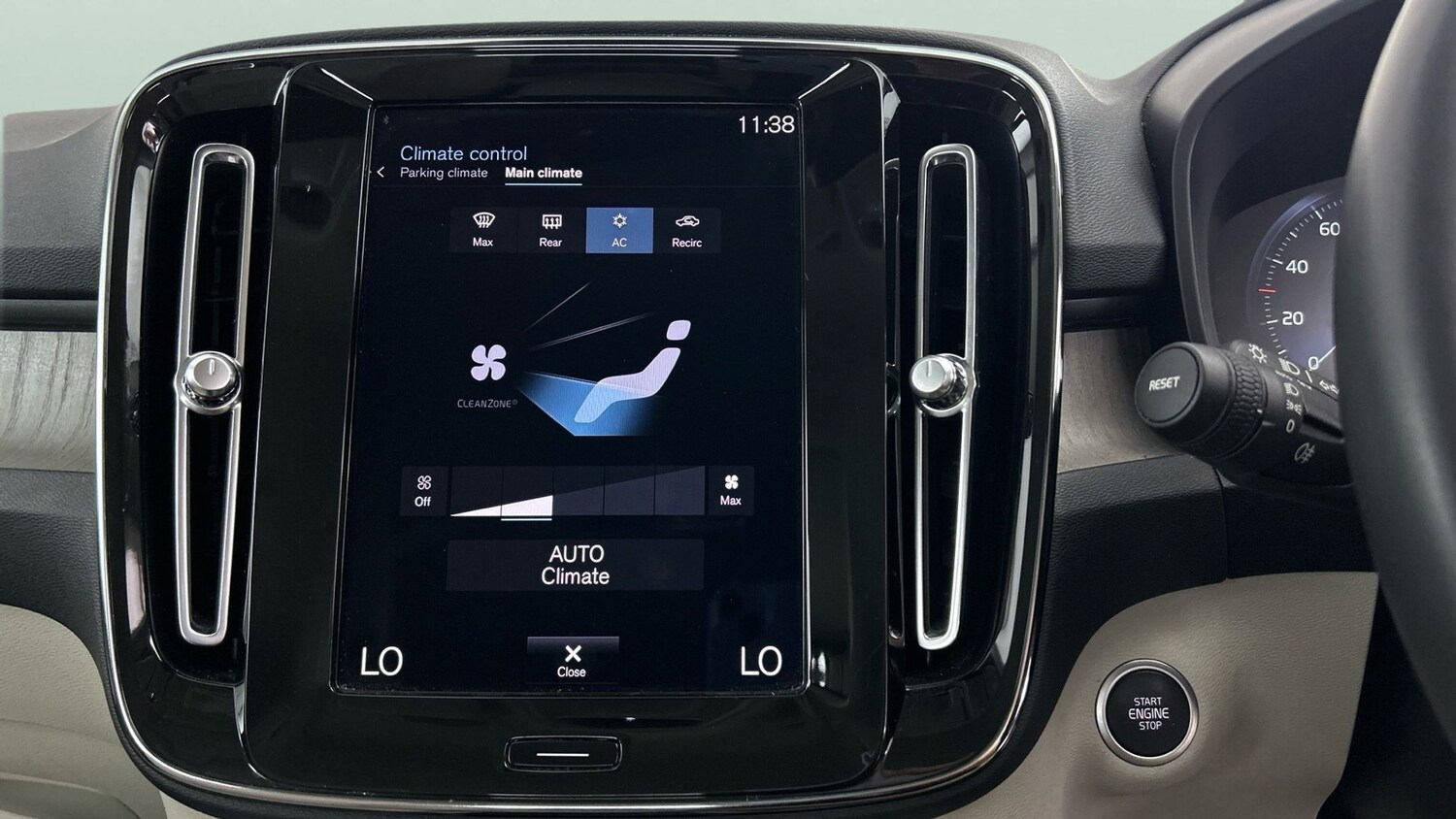 Used Volvo XC40 2022 for sale - 77760361: Photo 16