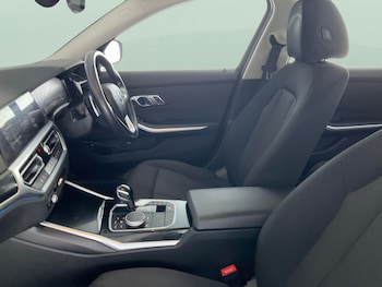 Used BMW 3 Series 2021 for sale - 76162446: Photo