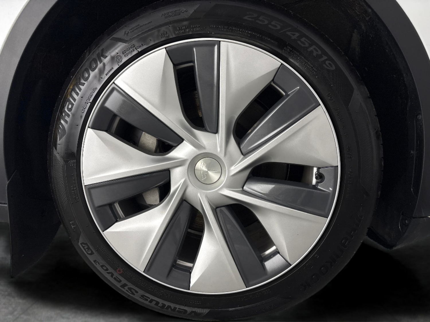 Used Tesla Model Y 2024 for sale - 77702973: Photo 32