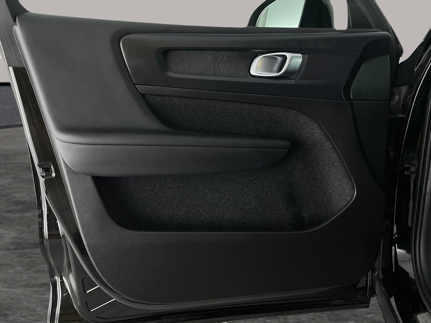 Used Volvo XC40 2023 for sale - 78015057: Photo 36