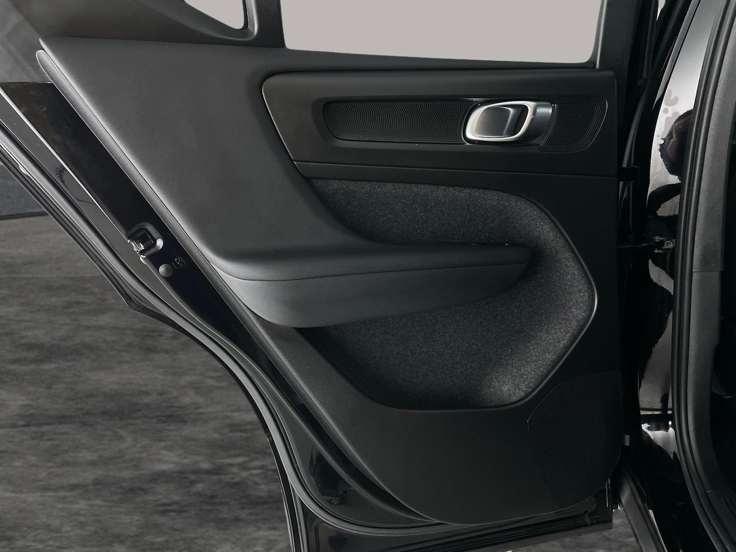 Used Volvo XC40 2023 for sale - 78015057: Photo 37