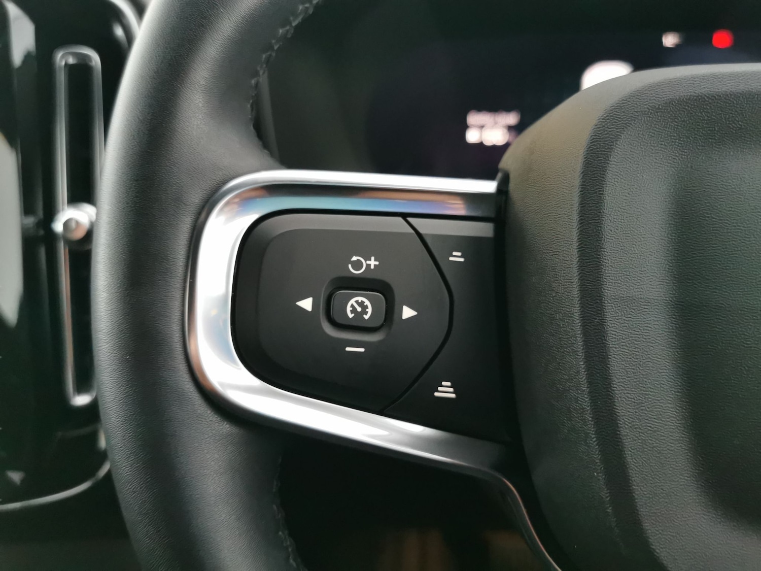 Used Volvo XC40 2022 for sale - 77019316: Photo 19