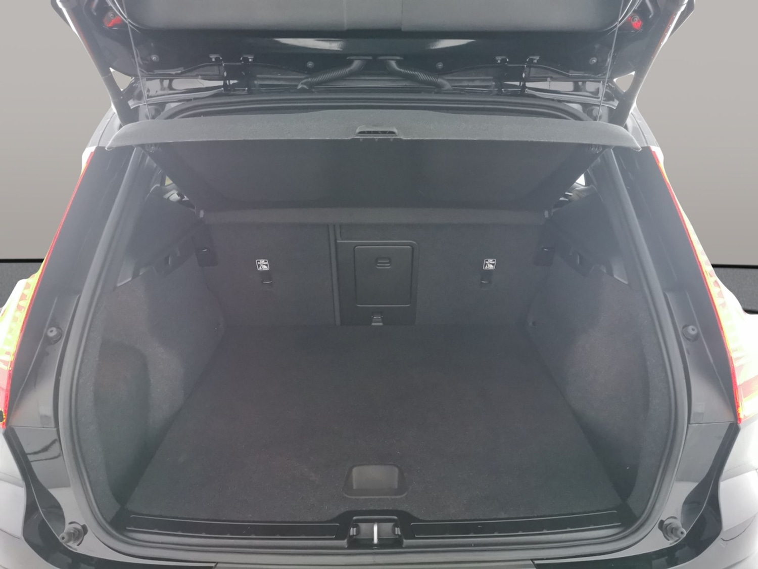 Used Volvo XC40 2022 for sale - 77019316: Photo 31