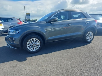 Used Volkswagen T-Roc 2023 for sale - 79050286: Photo