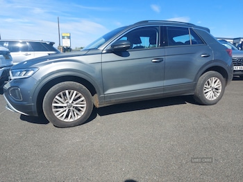 Used Volkswagen T-Roc 2023 for sale - 78977215: Photo