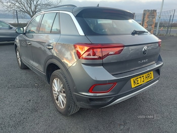 Used Volkswagen T-Roc 2024 for sale - 76539384: Photo