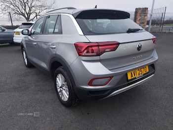 Used Volkswagen T-Roc 2024 for sale - 76608679: Photo
