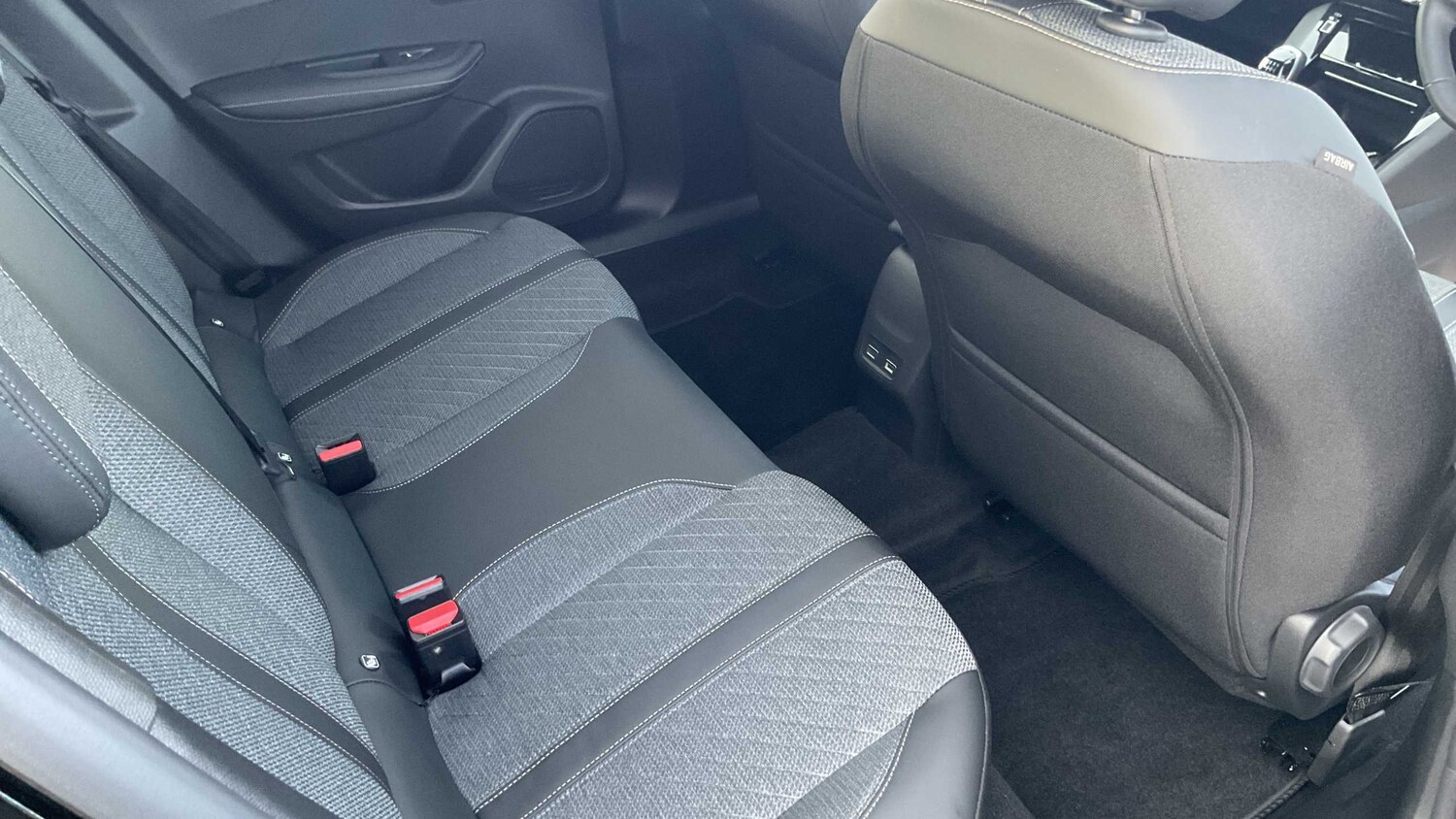 Used Peugeot 2008 2024 for sale - 77858806: Photo 12