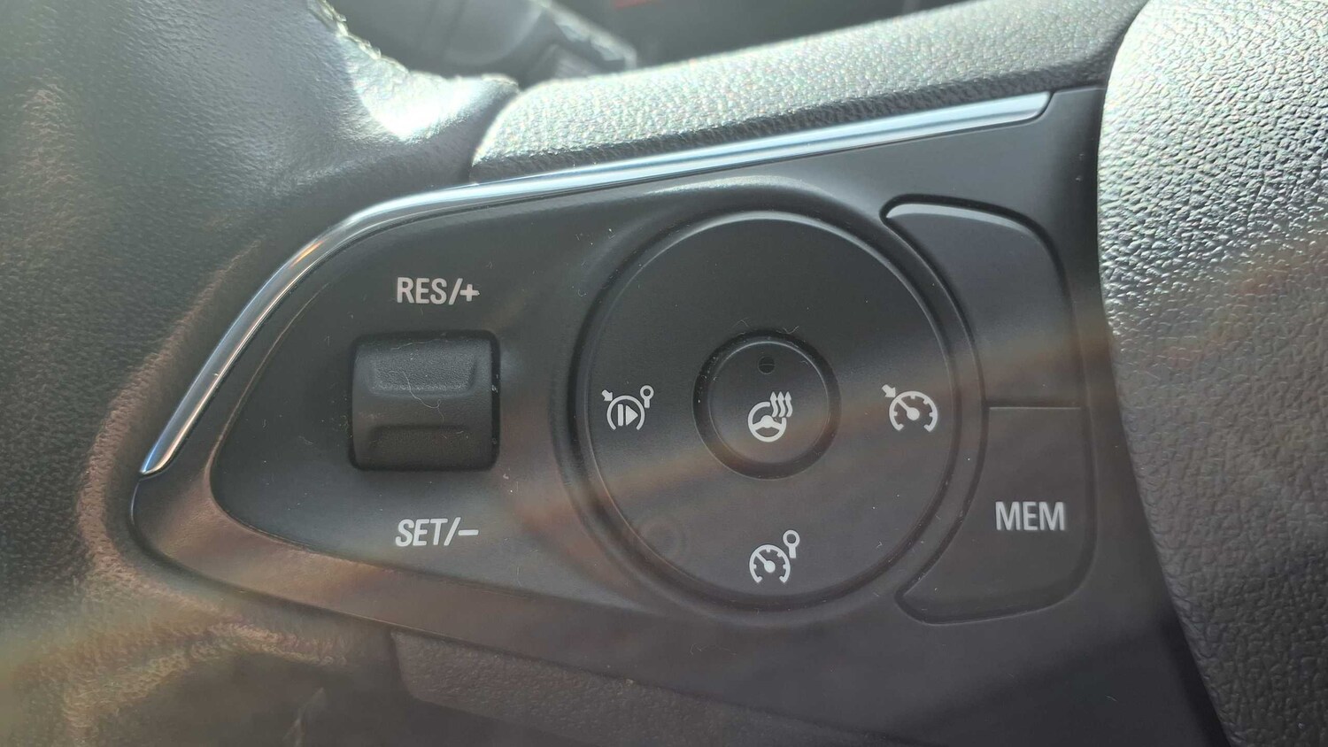 Used Vauxhall Crossland for sale - 77858247: Photo 28