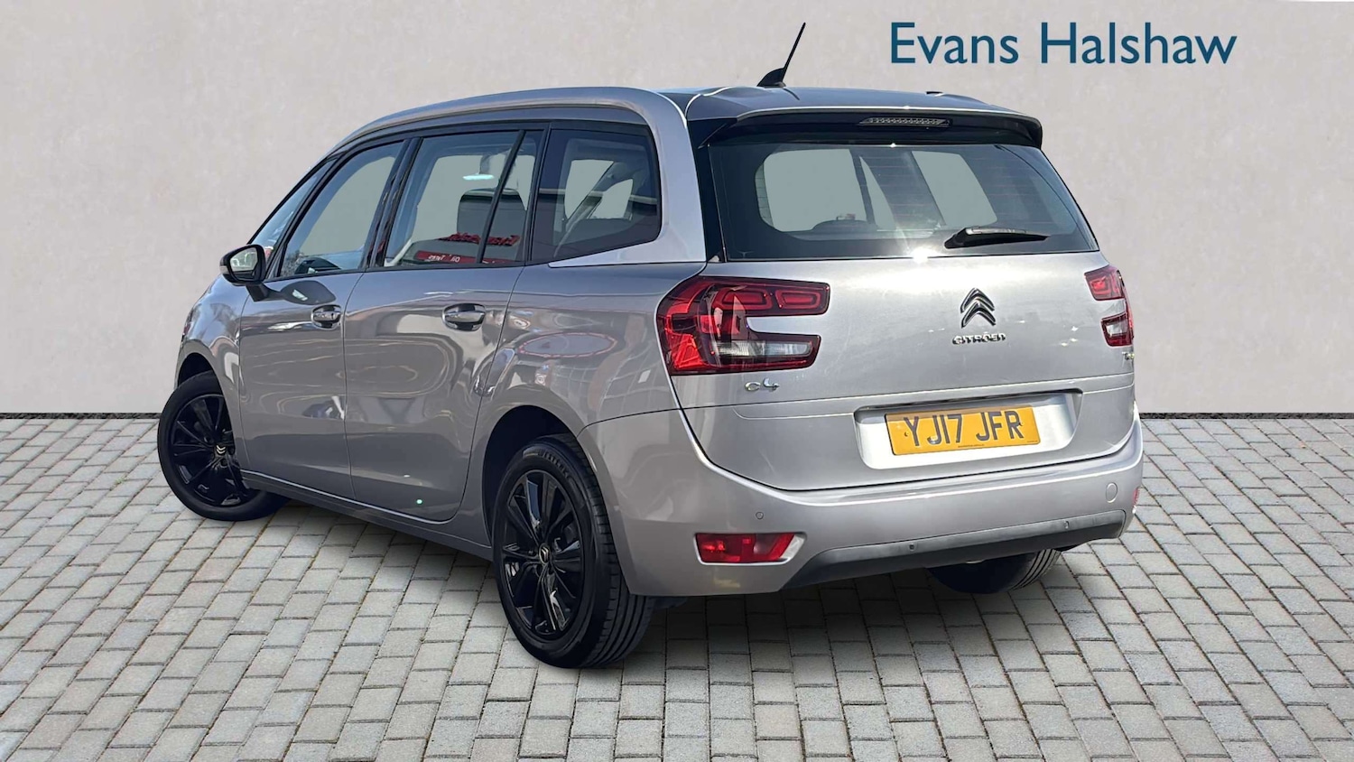 Used Citroen Grand C4 Picasso 2017 for sale - 77961070: Photo 2