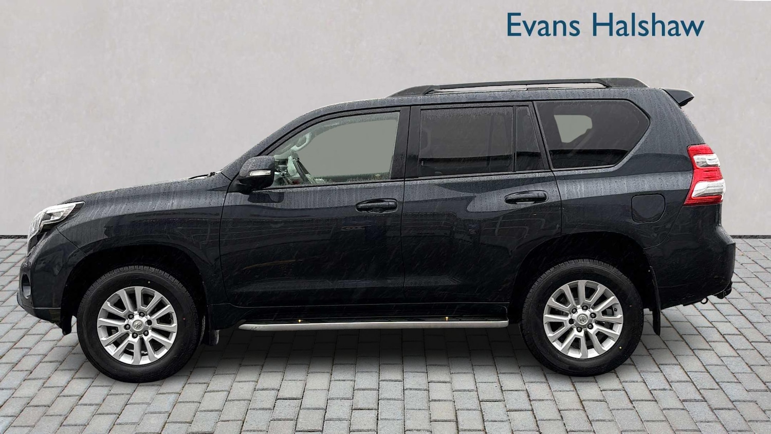 Used Toyota Land Cruiser for sale - 77859264: Photo 3