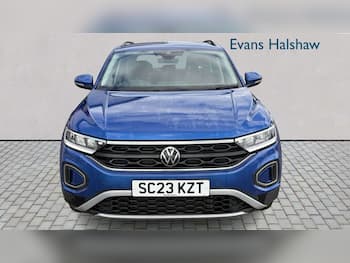 Used Volkswagen T-Roc 2023 for sale - 79648604: Photo