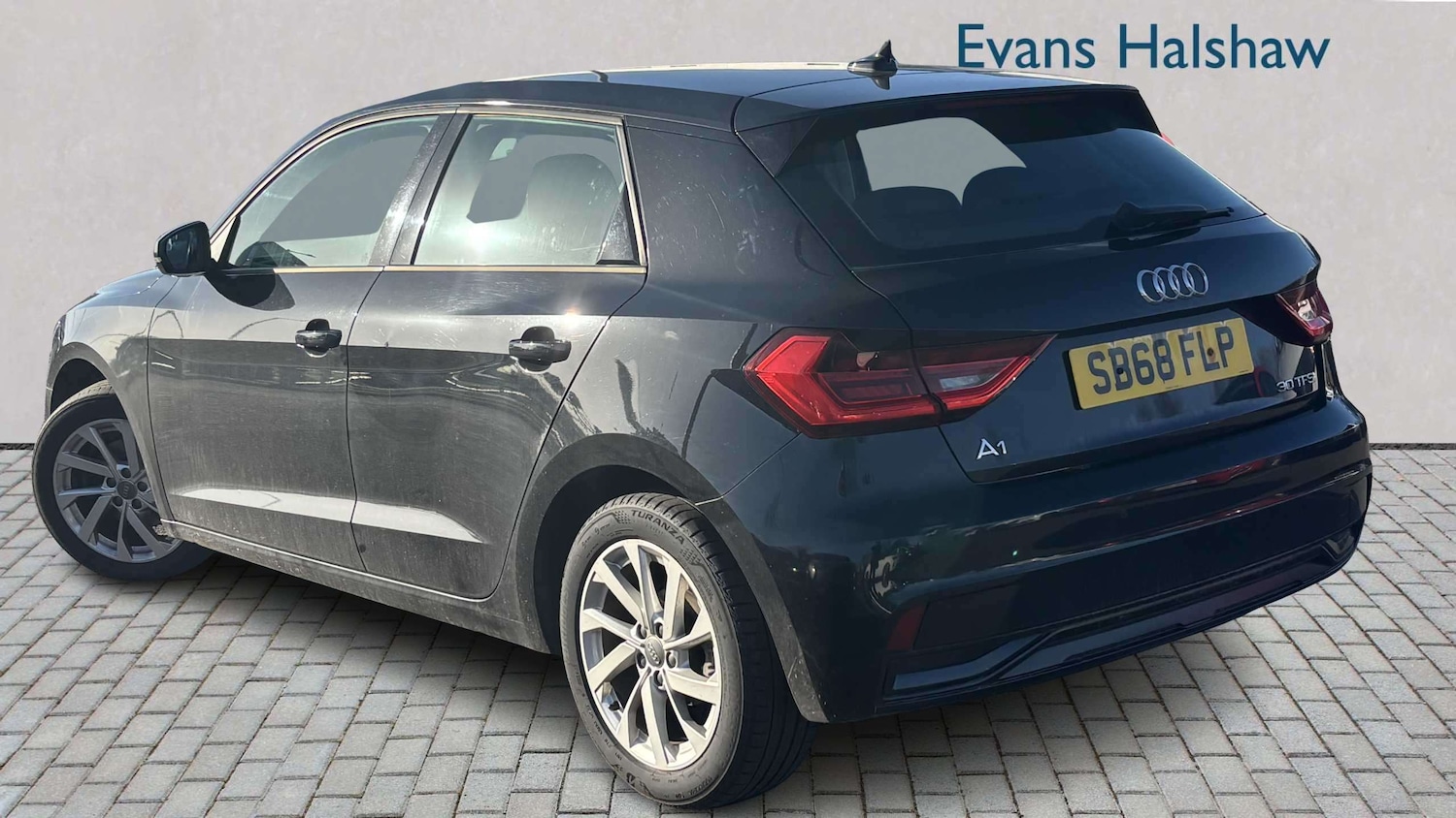 Used Audi A1 2018 for sale - 77858236: Photo 2