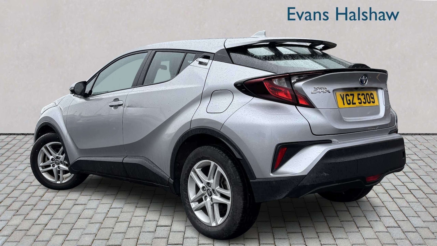 Used Toyota C-HR 2023 for sale - 78010040: Photo 2