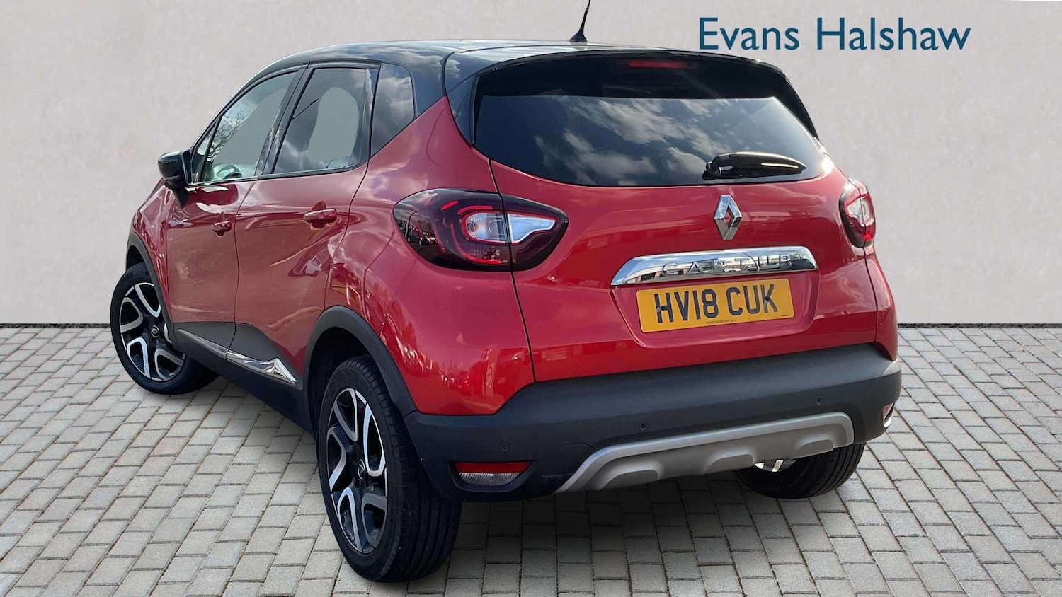 Used Renault Captur 2018 for sale - 77961100: Photo 2