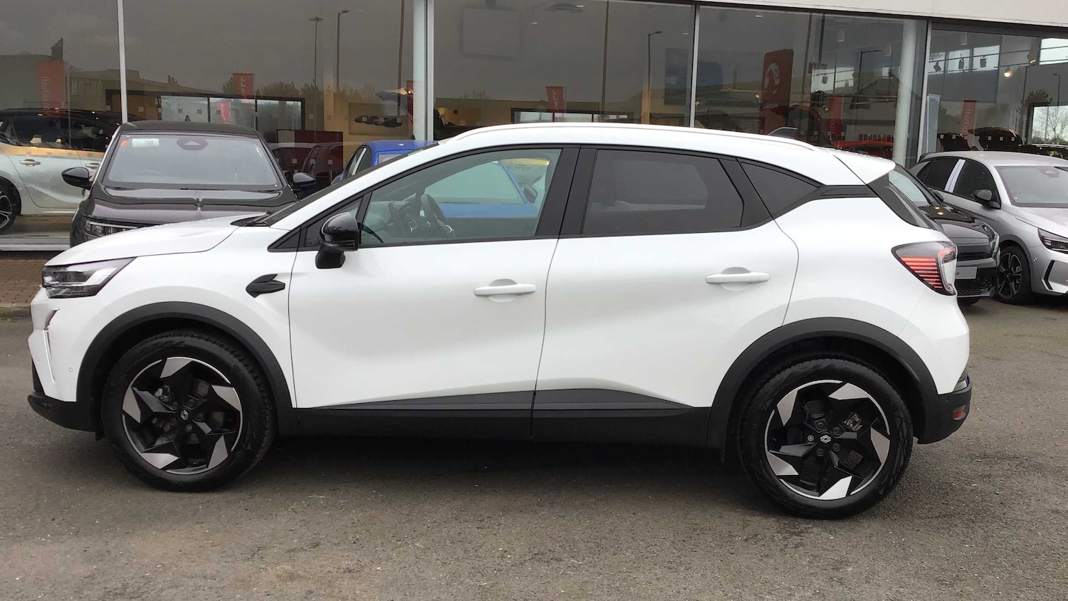 Used Renault Captur for sale - 77857571: Photo 3