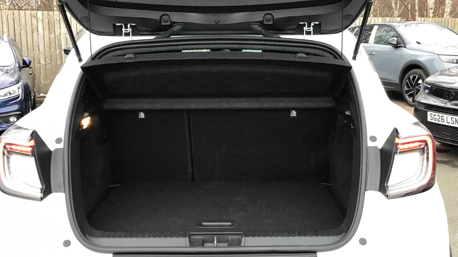 Used Renault Captur for sale - 77857571: Photo 7