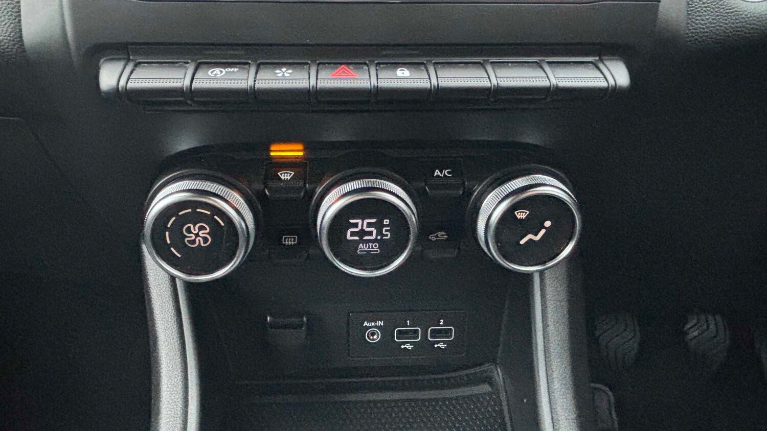 Used Renault Captur for sale - 77857263: Photo 21