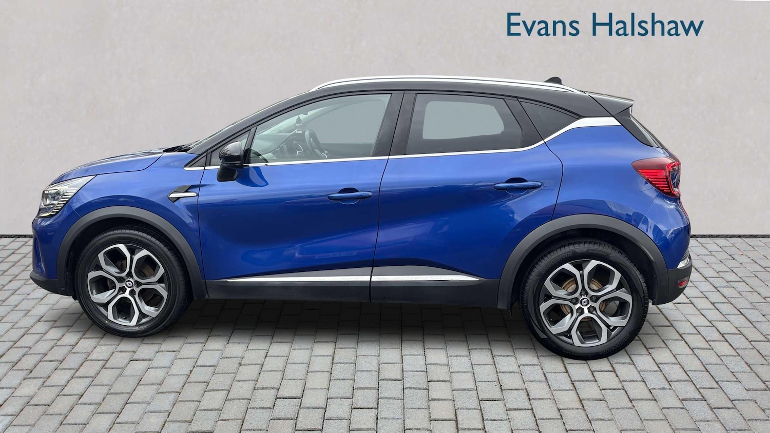 Used Renault Captur for sale - 77857263: Photo 3