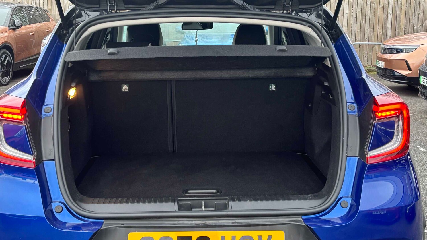 Used Renault Captur for sale - 77857263: Photo 8