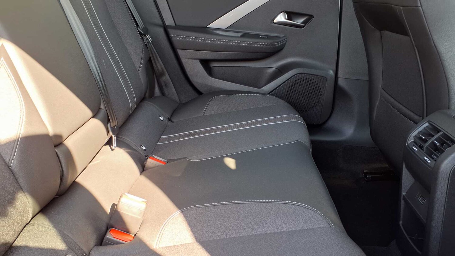 Used Vauxhall Astra for sale - 77861654: Photo 16