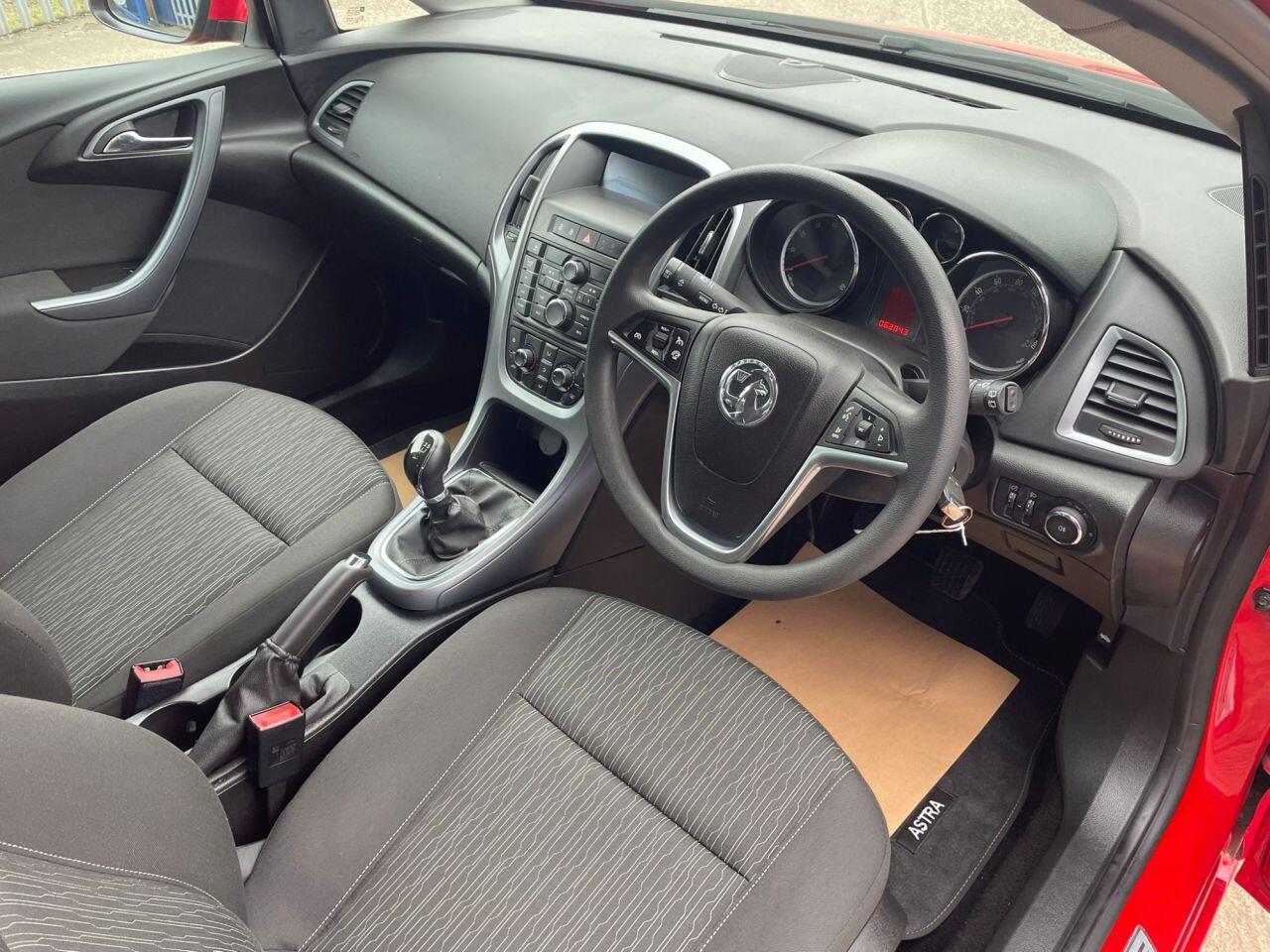 Used Vauxhall Astra 2014 for sale - 78184526: Photo 2