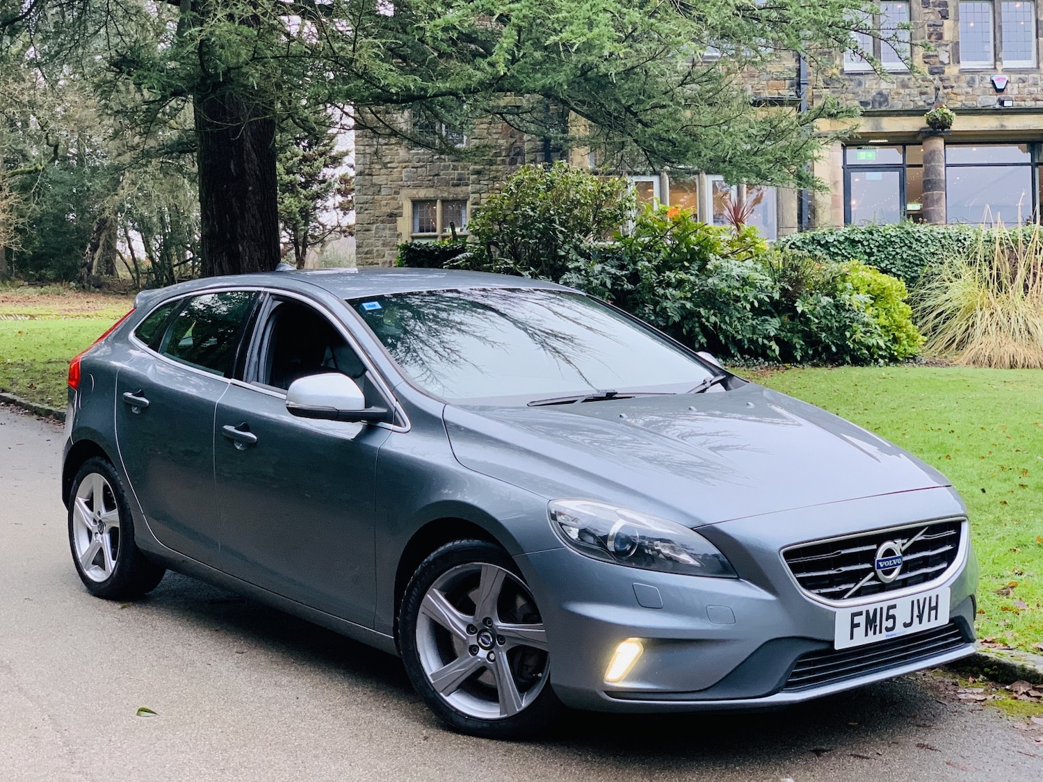 Used Volvo V40 2015 for sale - 77400034: Photo 1