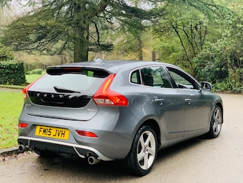 Used Volvo V40 2015 for sale - 77400034: Photo