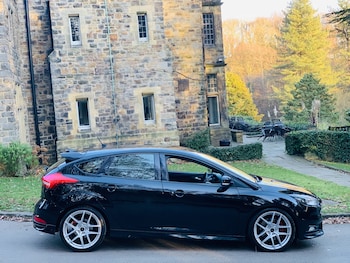 Used Ford Focus 2015 for sale - 77103510: Photo