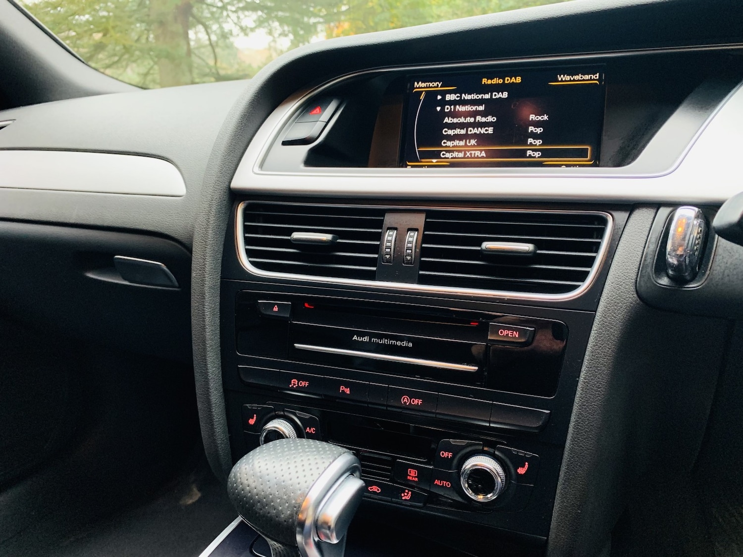 Used Audi A4 Avant 2015 for sale - 76517758: Photo 13