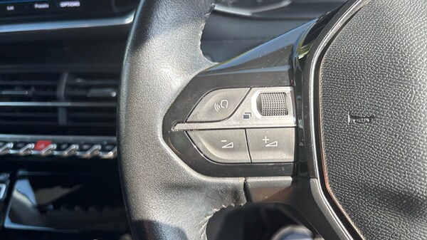 Used Peugeot 208 2021 for sale - 75992892: Photo 25