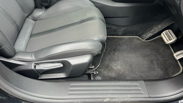 Used Peugeot 2008 2023 for sale - 76140100: Photo 32