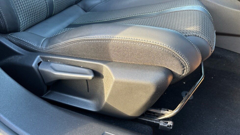 Used Peugeot 2008 2023 for sale - 76140100: Photo 34