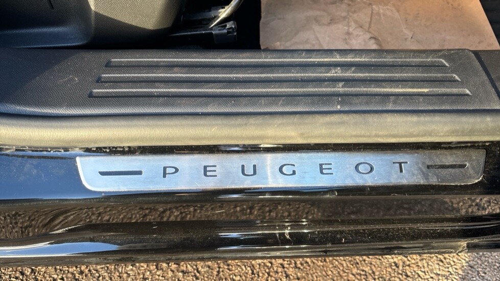 Used Peugeot 2008 2023 for sale - 76140100: Photo 39