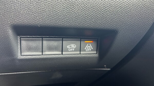Used Peugeot 2008 2023 for sale - 76140100: Photo 40