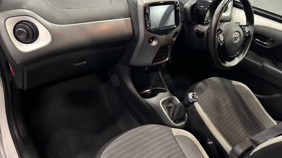 Used Toyota AYGO 2019 for sale - 76948521: Photo 10