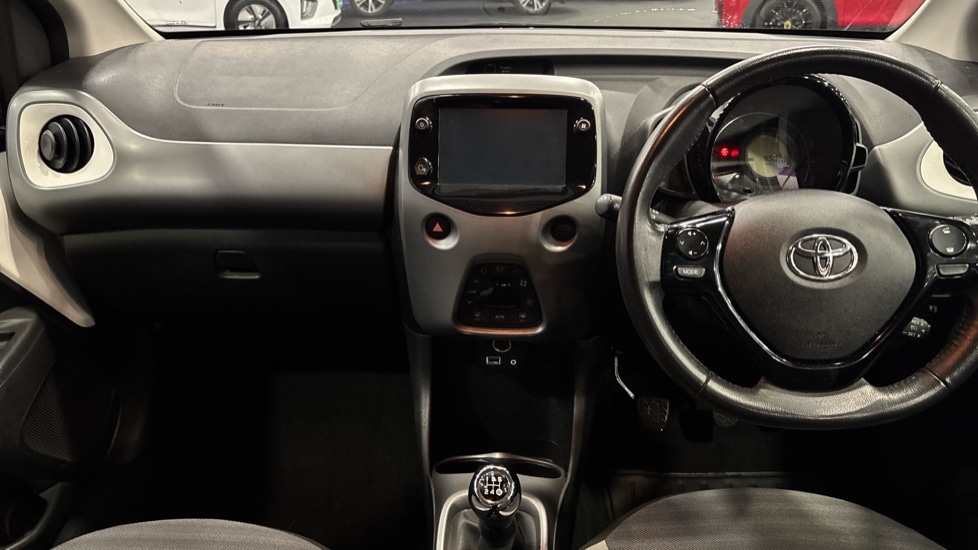 Used Toyota AYGO 2019 for sale - 76948521: Photo 11