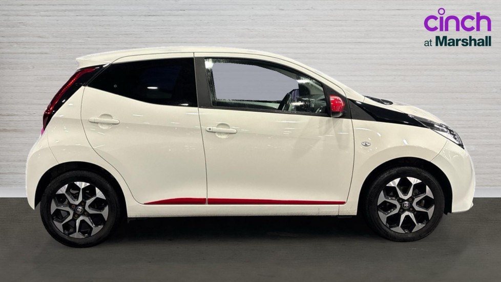Used Toyota AYGO 2019 for sale - 76948521: Photo 2