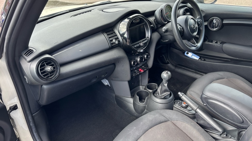 Used MINI Convertible 2019 for sale - 75615167: Photo 10